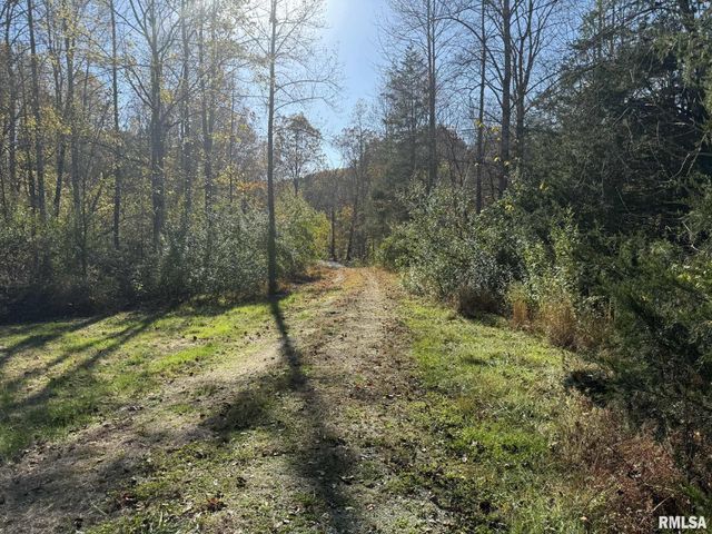 880 S Rocky Comfort Road, Makanda, IL 62958