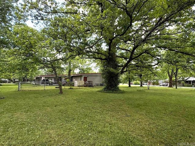601 Clarence St., Mountain View, AR 72560