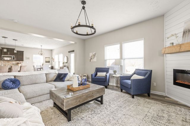 12 Oakmont Drive, Brownsburg, IN 46112