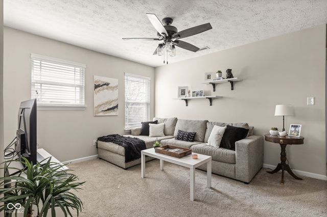 12 Oakmont Drive, Brownsburg, IN 46112