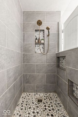 12 Oakmont Drive, Brownsburg, IN 46112