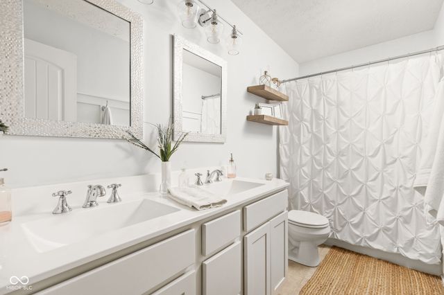 12 Oakmont Drive, Brownsburg, IN 46112