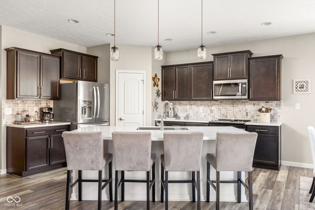 12 Oakmont Drive, Brownsburg, IN 46112