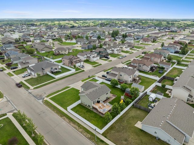 3400 15TH ST SE, Minot, ND 58701