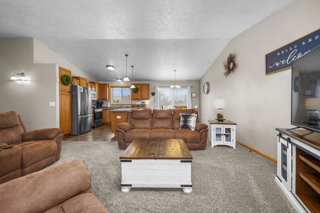 3400 15TH ST SE, Minot, ND 58701