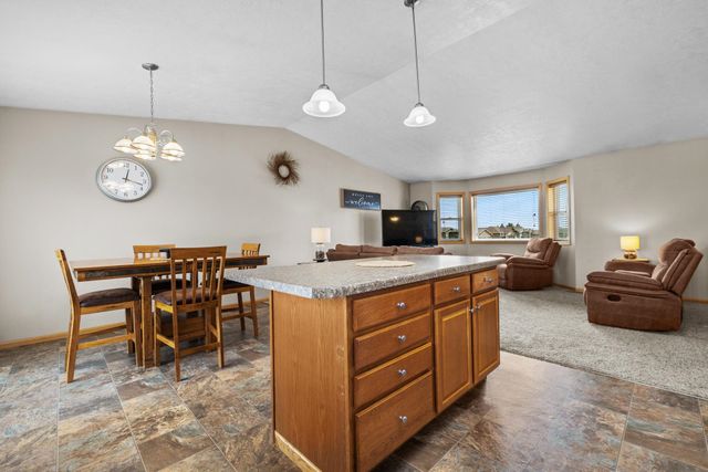 3400 15TH ST SE, Minot, ND 58701