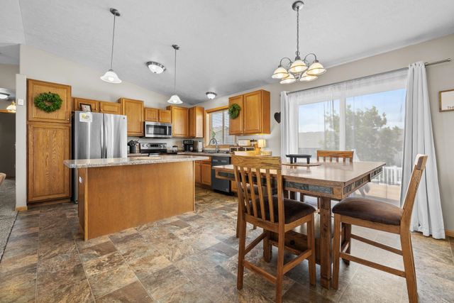3400 15TH ST SE, Minot, ND 58701