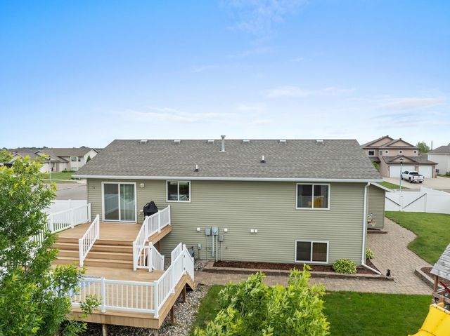 3400 15TH ST SE, Minot, ND 58701