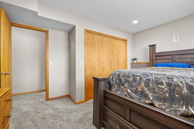 3400 15TH ST SE, Minot, ND 58701
