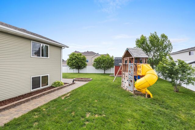 3400 15TH ST SE, Minot, ND 58701