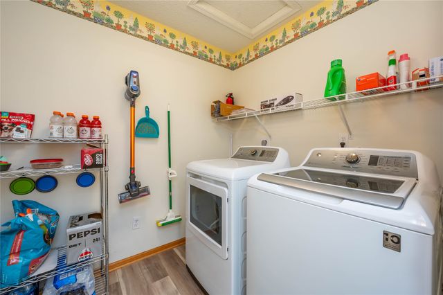 9513 Ironwood Lane, Johnston, IA 50131