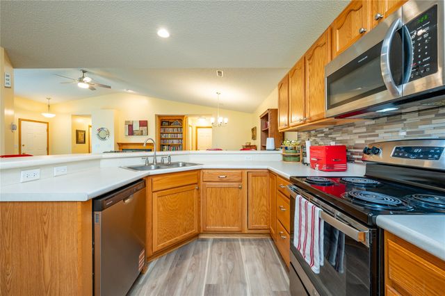 9513 Ironwood Lane, Johnston, IA 50131