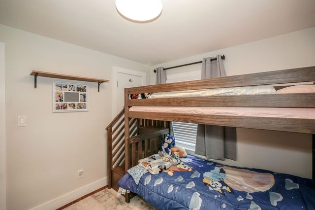 17 Coaker Avenue, Hooksett, NH 03106