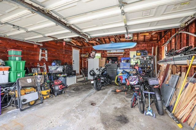 17 Coaker Avenue, Hooksett, NH 03106