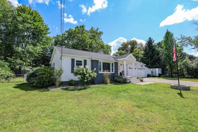 17 Coaker Avenue, Hooksett, NH 03106