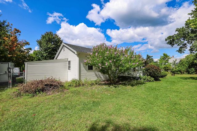 17 Coaker Avenue, Hooksett, NH 03106