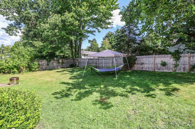 17 Coaker Avenue, Hooksett, NH 03106