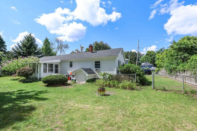 17 Coaker Avenue, Hooksett, NH 03106