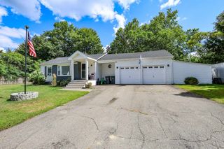 17 Coaker Avenue, Hooksett, NH 03106