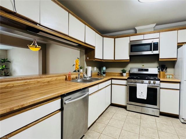 1531 Sword Dancer DR, Virginia Beach, VA 23454