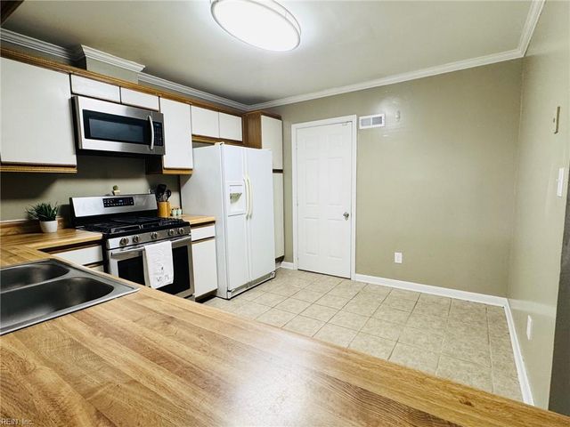 1531 Sword Dancer DR, Virginia Beach, VA 23454