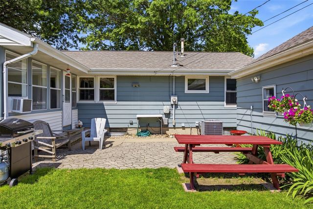1105 29th Street, Marion, IA 52302
