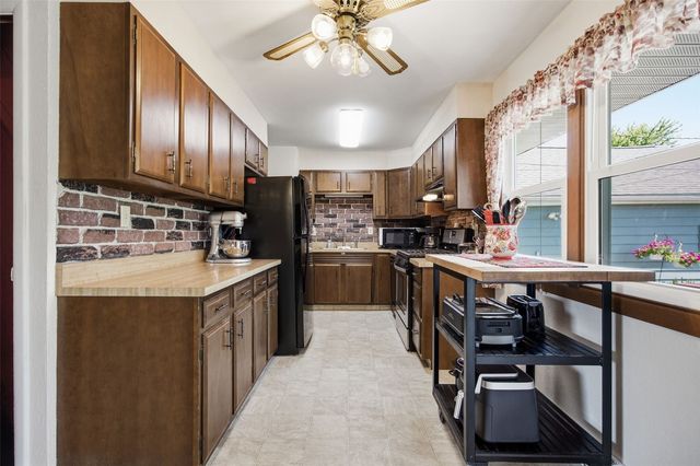 1105 29th Street, Marion, IA 52302