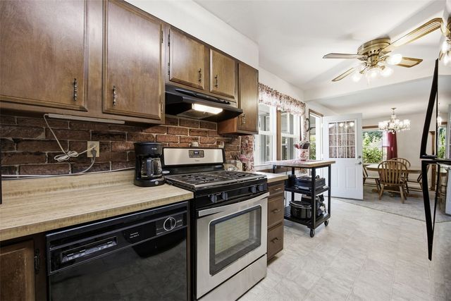 1105 29th Street, Marion, IA 52302