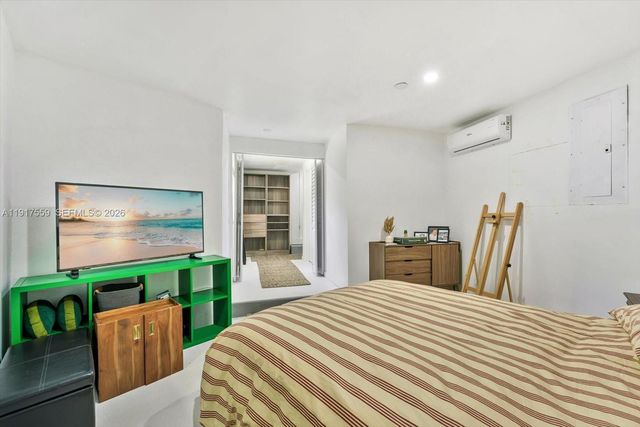 700 S Shore Dr, Miami Beach, FL 33141