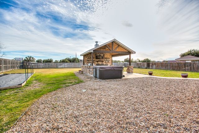 1201 S Crossings Court, San Angelo, TX 76904