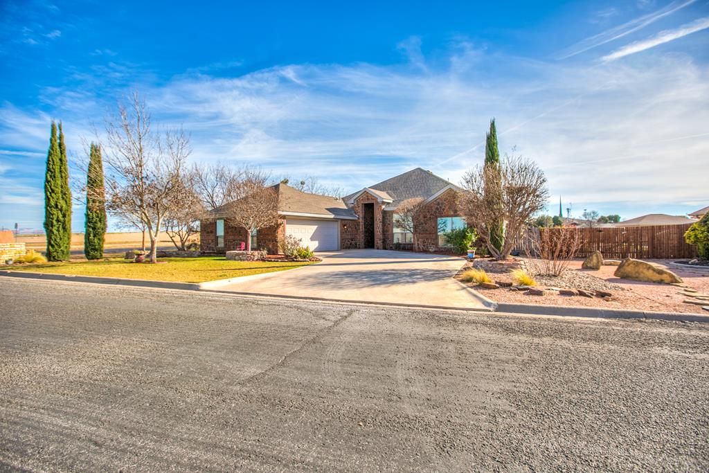 Image 1 of property listing at 1201 S Crossings Court, San Angelo, TX 76904