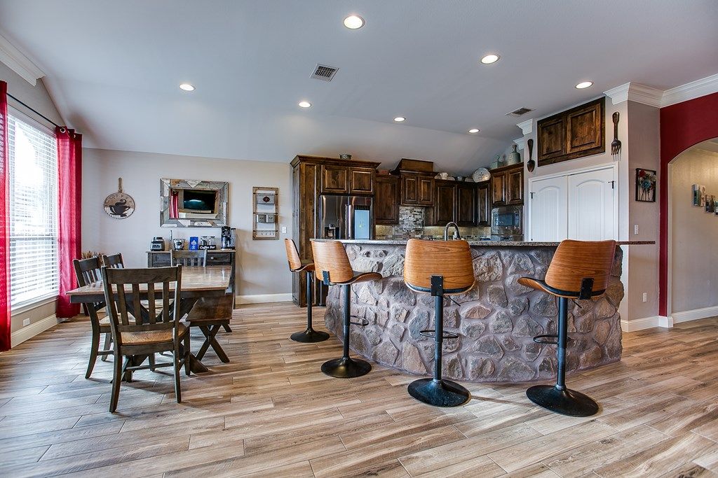 Image 15 of property listing at 1201 S Crossings Court, San Angelo, TX 76904