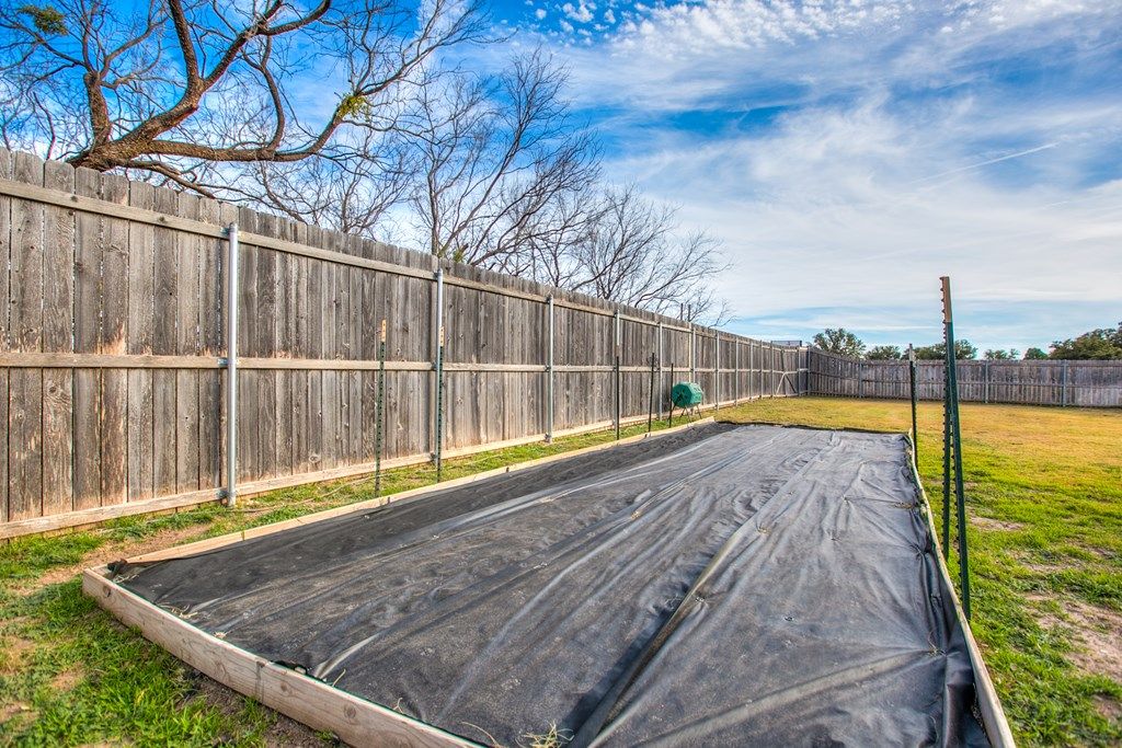 Image 35 of property listing at 1201 S Crossings Court, San Angelo, TX 76904