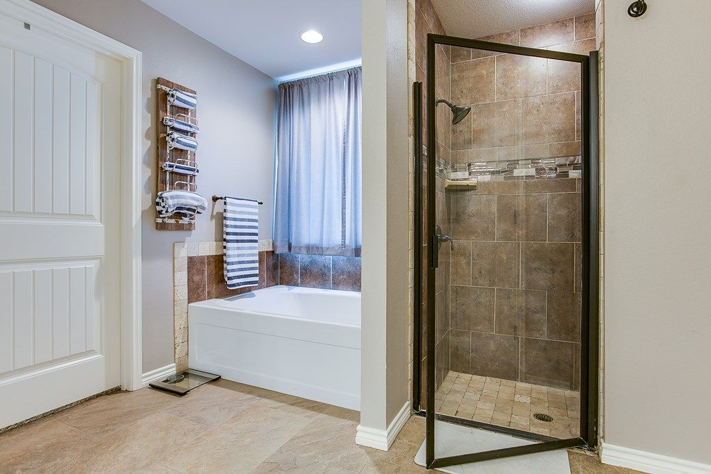 Image 5 of property listing at 1201 S Crossings Court, San Angelo, TX 76904