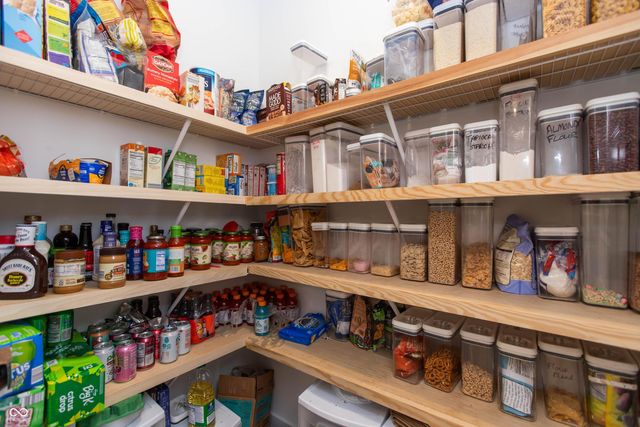4384 Risen Star Way, Bargersville, IN 46106