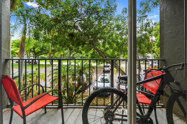 1089 N Benoist Farms Road 205, West Palm Beach, FL 33411