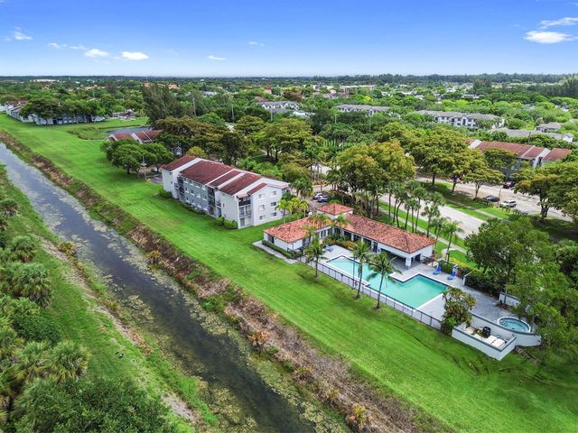 1089 N Benoist Farms Road 205, West Palm Beach, FL 33411