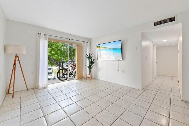 1089 N Benoist Farms Road 205, West Palm Beach, FL 33411