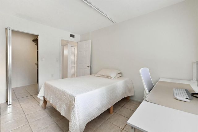 1089 N Benoist Farms Road 205, West Palm Beach, FL 33411