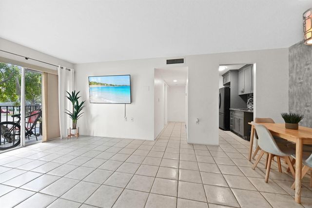 1089 N Benoist Farms Road 205, West Palm Beach, FL 33411
