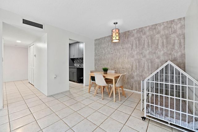 1089 N Benoist Farms Road 205, West Palm Beach, FL 33411