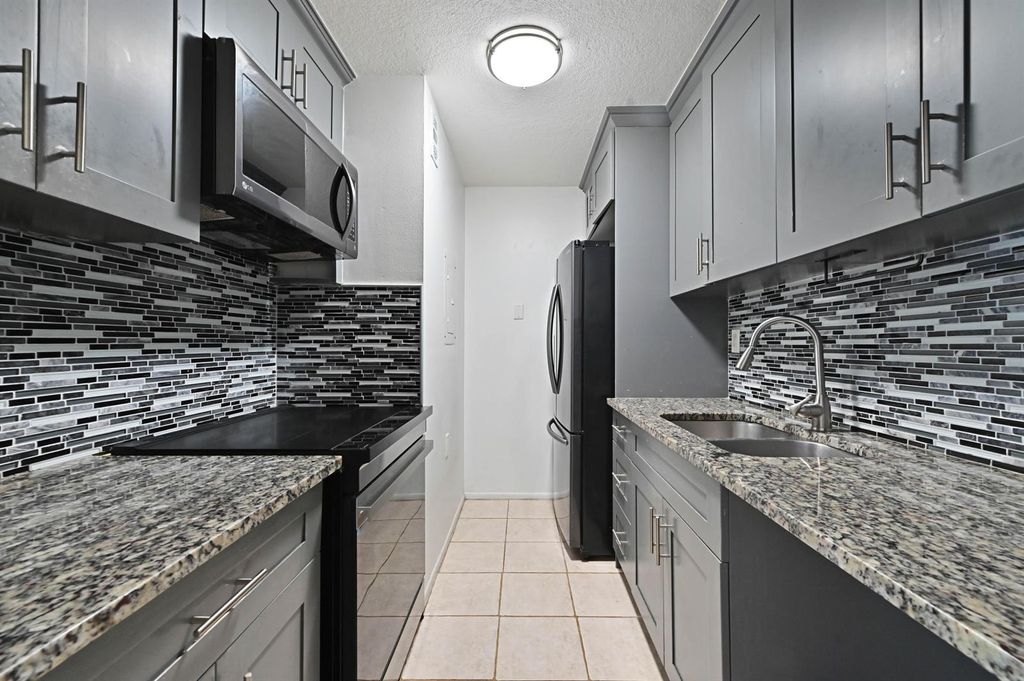 1089 N Benoist Farms Road 205, West Palm Beach, FL 33411