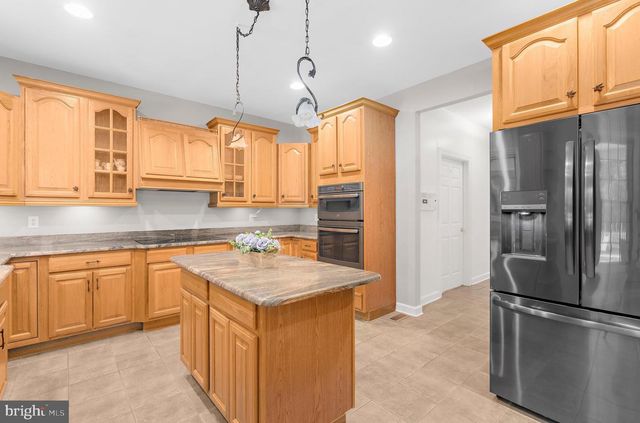 2105 HOLLY NECK RD, Baltimore, MD 21221