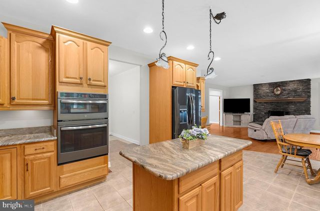 2105 HOLLY NECK RD, Baltimore, MD 21221