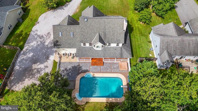 2105 HOLLY NECK RD, Baltimore, MD 21221