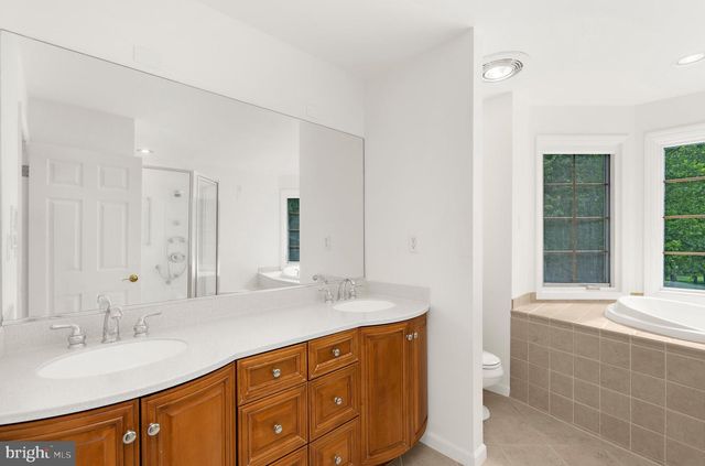2105 HOLLY NECK RD, Baltimore, MD 21221