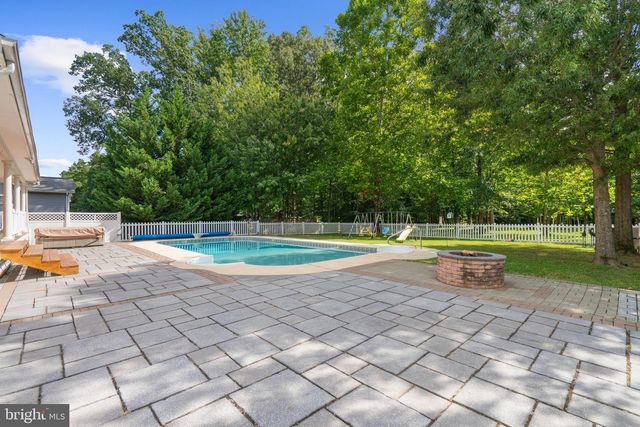 2105 HOLLY NECK RD, Baltimore, MD 21221