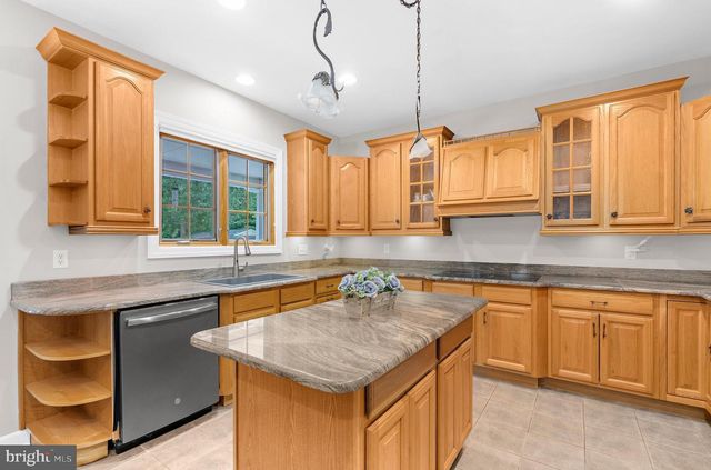 2105 HOLLY NECK RD, Baltimore, MD 21221