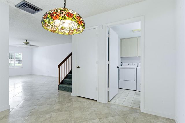 1809 Middleton Way, West Palm Beach, FL 33409