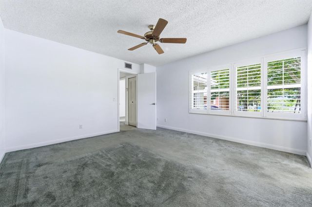 1809 Middleton Way, West Palm Beach, FL 33409